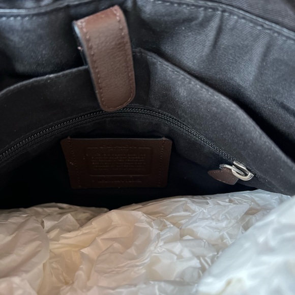 Medium sized coach satchel. Convenient and stylish - Picture 7 of 10